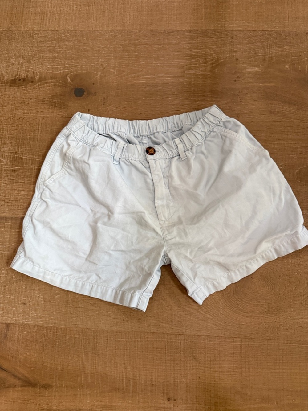 chubbies Light BLUE Elastic Waist Shorts 5” MEDIUM